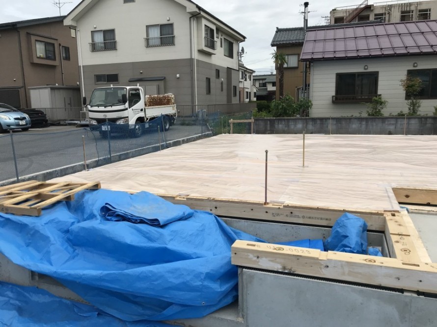 新潟市秋葉区で建築中の長期優良住宅、土台敷き 